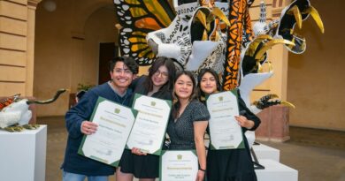 Tlatoani”, elaborado por los estudiantes de la licenciatura en Diseño Industrial de la Facultad de Arquitectura y Diseño (FAD), Claudia Judit Esquivel Molinero, Karina Rivera López, Sara Mejía Medrano y Diego Sánchez Velazco