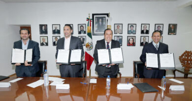 foto uaemex firma de convenio de colaboración con Clúster Mexicano de Fotónica