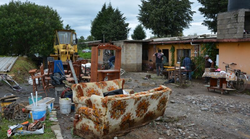 En Xonacatlán reinaron daños a cultivos, caídas de árboles y carestía de equipos de emergencia