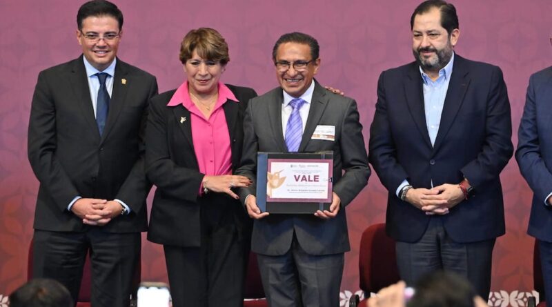 Acude Francisco Vázquez a firma de convenio entre el GEM y el SMSEM