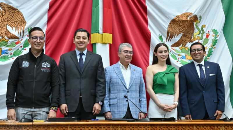 Carlos Zurita llama a jóvenes a hacer política con causas reales
