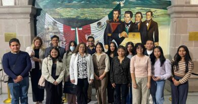 Acerca Martha Azucena Camacho labor legislativa a estudiantes