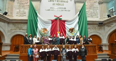 María José Pérez expone labor del Congreso a personas adultas mayores