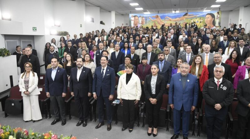 Asisten congresistas al 33 aniversario de la Codhem