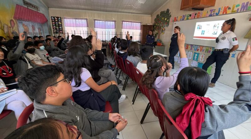 Con pláticas, Policía de Ecatepec busca prevenir acoso escolar