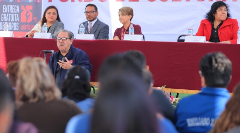 Gobierno de Ecatepec y FCE entregan más de 12 mil libros en escuelas del municipio