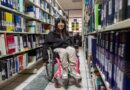 La inclusión no solo se construye con rampas, sino con sensibilidad y respeto: el testimonio de María Ávila Santamaría, universitaria usuaria de silla de ruedas