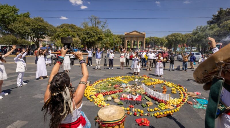 La UAEMéx celebra la llegada de la primavera con ceremonia de tradición mexica