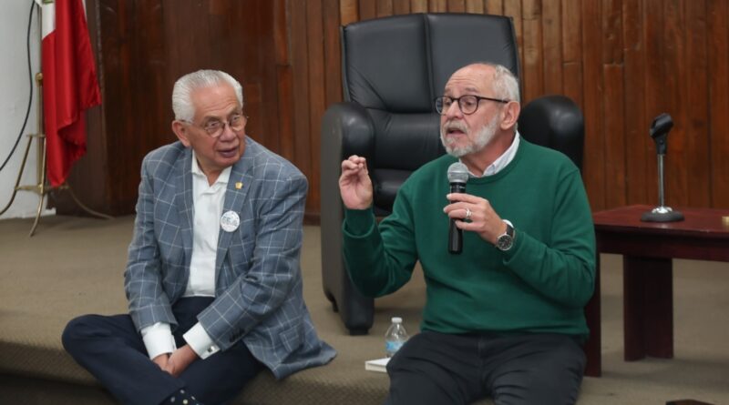 Benito Taibo comparte con estudiantes de la UAEMéx el poder transformador de la lectura