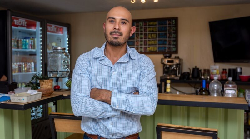 Académico de la UAEMéx participó como juez en concurso nacional de mezcal