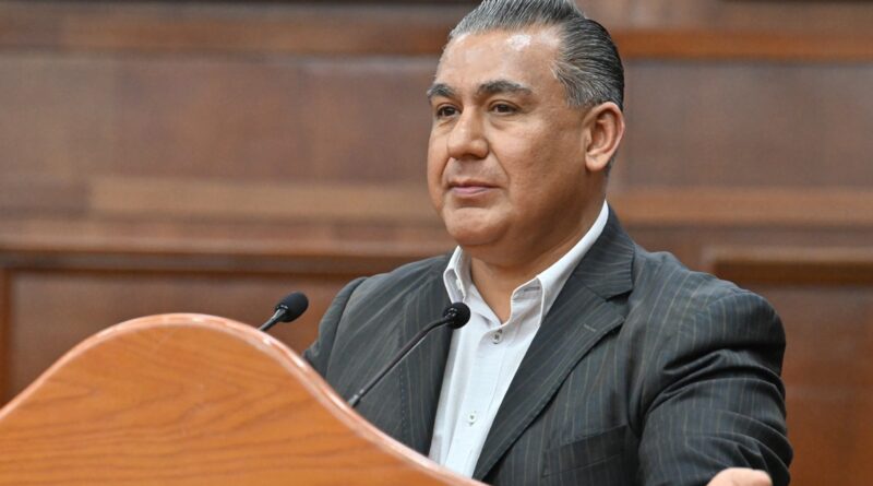 Va Octavio Martínez por iniciativa para regular centros de adicciones