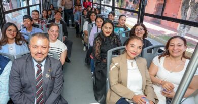 Paty Zarza Rectora, entrega Potrobús en Temascaltepec