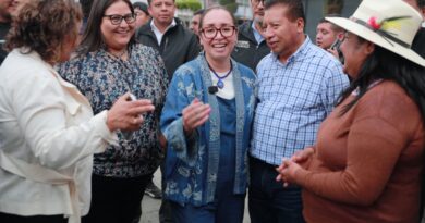 Azucena Cisneros y Citlalli Hernández presentan la Cartilla de Derechos de las Mujeres en la Feria del Libro de Ecatepec