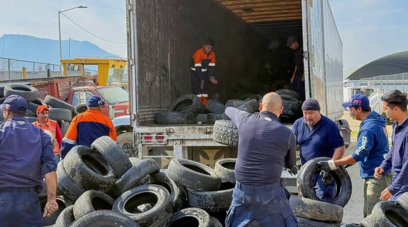 En Xonacatlán recolectan llantas viejas en contra de la contaminación y fauna nociva