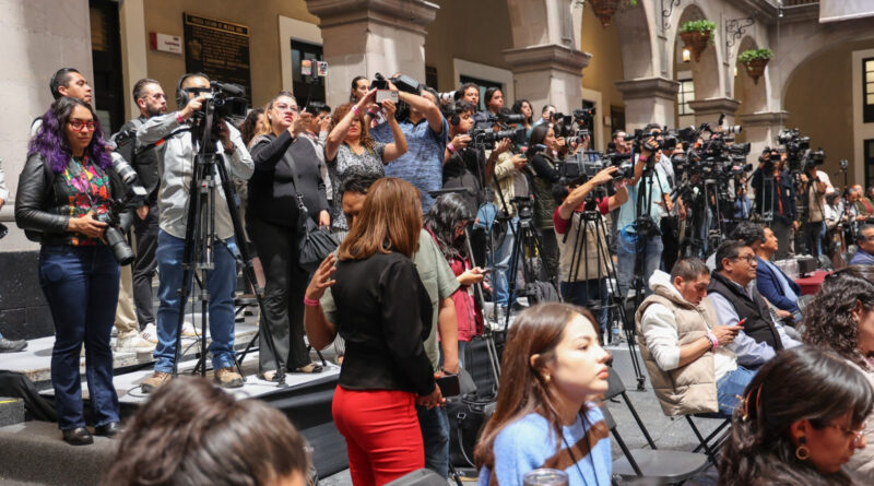 Garantizar condiciones más dignas, seguras y justas para el ejercicio del periodismo y la defensa de los derechos en la entidad: Delfina Gómez