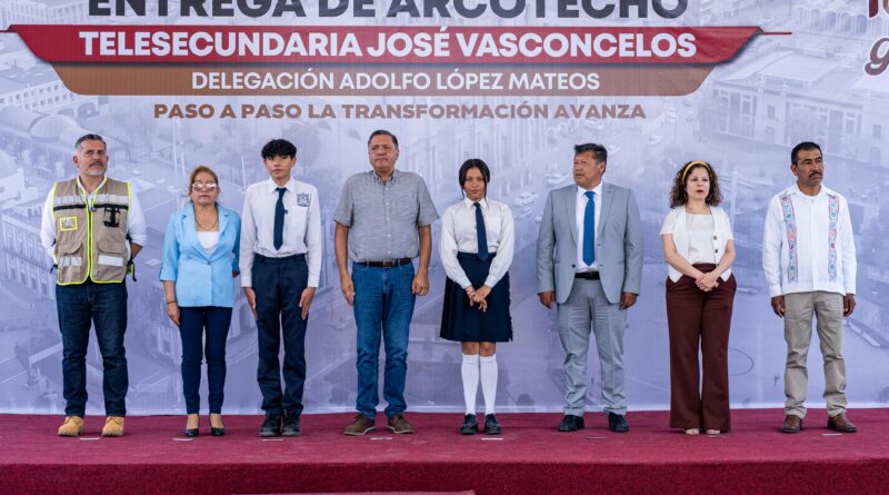 Dignifica Ricardo Moreno escuelas toluqueñas con la entrega de arcotechos