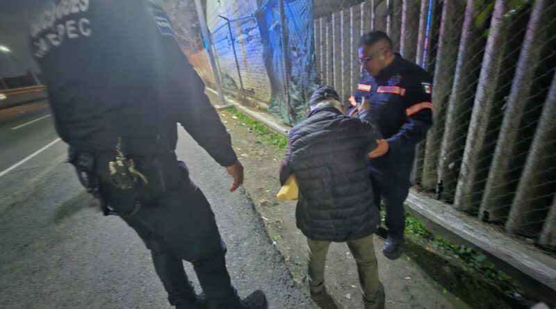 Policía de Ecatepec auxilia a 60 abuelitos en vulnerabilidad en vía pública