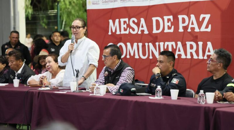 En Ecatepec Azucena Cisneros realiza Mesas de Paz Comunitarias nocturnas