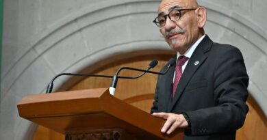 Prioridad educativa a hijas e hijos de jefas de familias rurales: Luis Valdeña