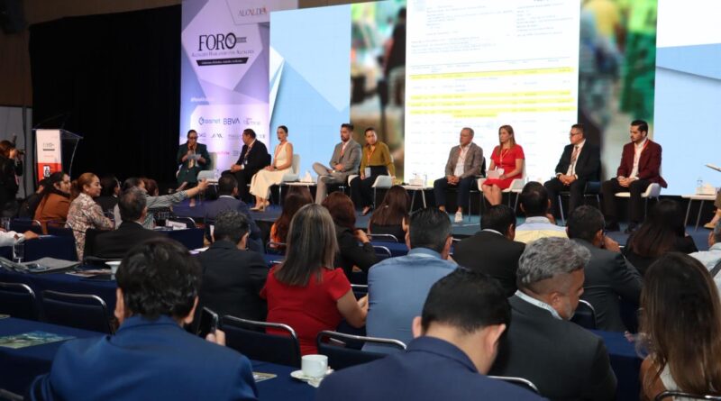 Azucena Cisneros presenta el modelo de recuperación territorial y calidad de vida de Ecatepec