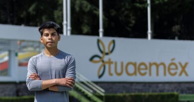 Plata a la vitrina de Isaac Porcayo Villarreal, estudiante de la UAEMéx
