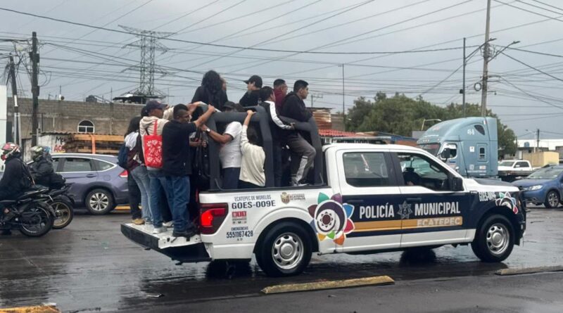 En Ecatepec Operativo Tormenta por lluvia, atiende encharcamientos y apoya a la población