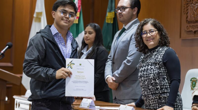 UAEMéx prioriza bienestar académico e integral del  estudiantado con entrega de becas, apoyos y estímulos