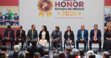 Acompaña Martha Camacho a gobernadora en reconocimientos a docentes