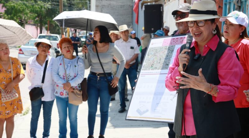 Azucena Cisneros arranca obras integrales en la avenida Gasoducto en San Pedro Xalostoc