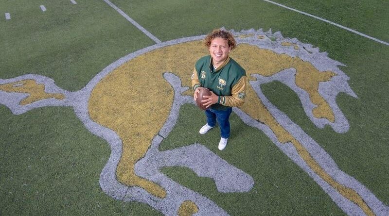 Otorga UAEMéx el Casco de Oro 2025 al quarterback de Potros Salvajes Diego Díaz Galindo