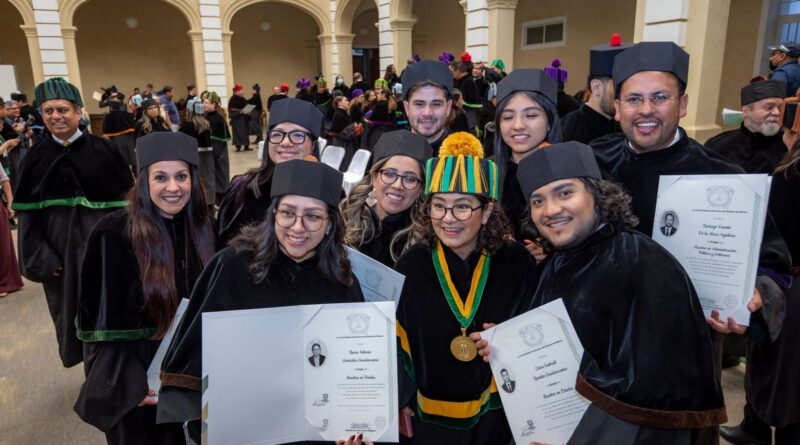 En entrega de grados de maestría y doctorado; Silvia Torres reconoce a la UAEMéx como cuna de conocimiento y excelencia