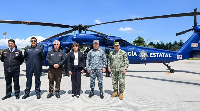 Gobernadora Delfina Gómez entrega helicóptero Black Hawk y moderniza el C5