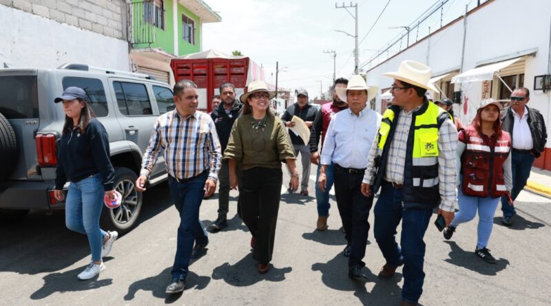 Con apoyo del pueblo, Azucena Cisneros dignifica Santo Tomás Chiconautla